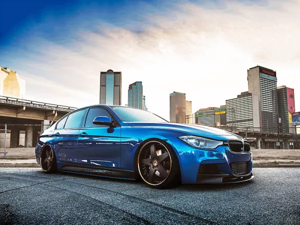 Dịch vụ thay Kính chắn gió xe BMW 328i tận nơi